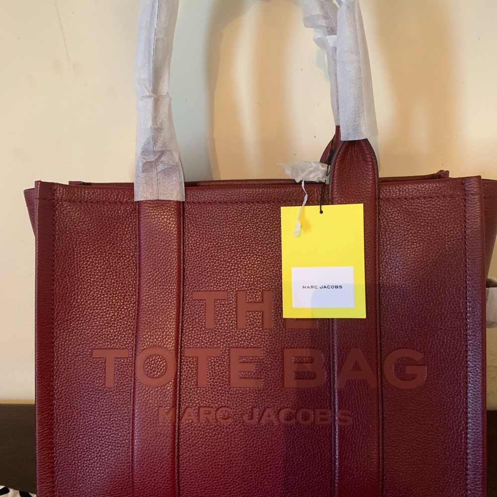 NWT Marc Jacobs Large The Tote Bag in Cherry(rare) - Picture 6 of 9
